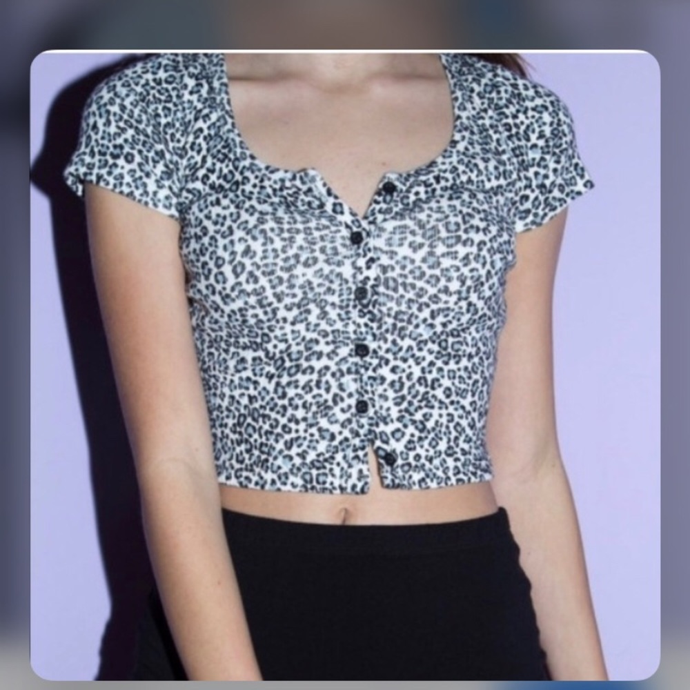 Brandy Melville Zelly Top